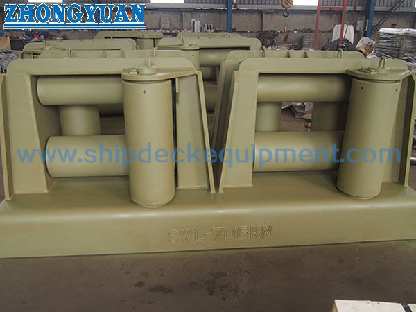 Fünf-Roller Universal Fairlead. ISO 13733 Typ 5RL / 5RR für das Anlegen und Ziehen von Schiffen.
